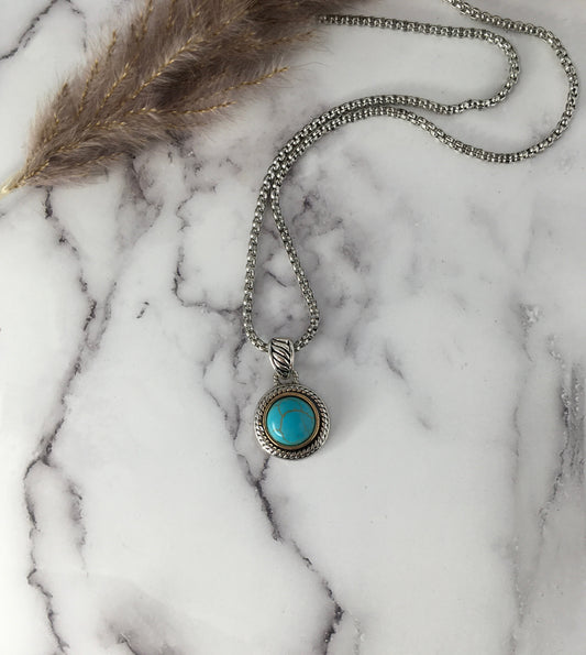 Turquoise round two tone pendant w/necklace